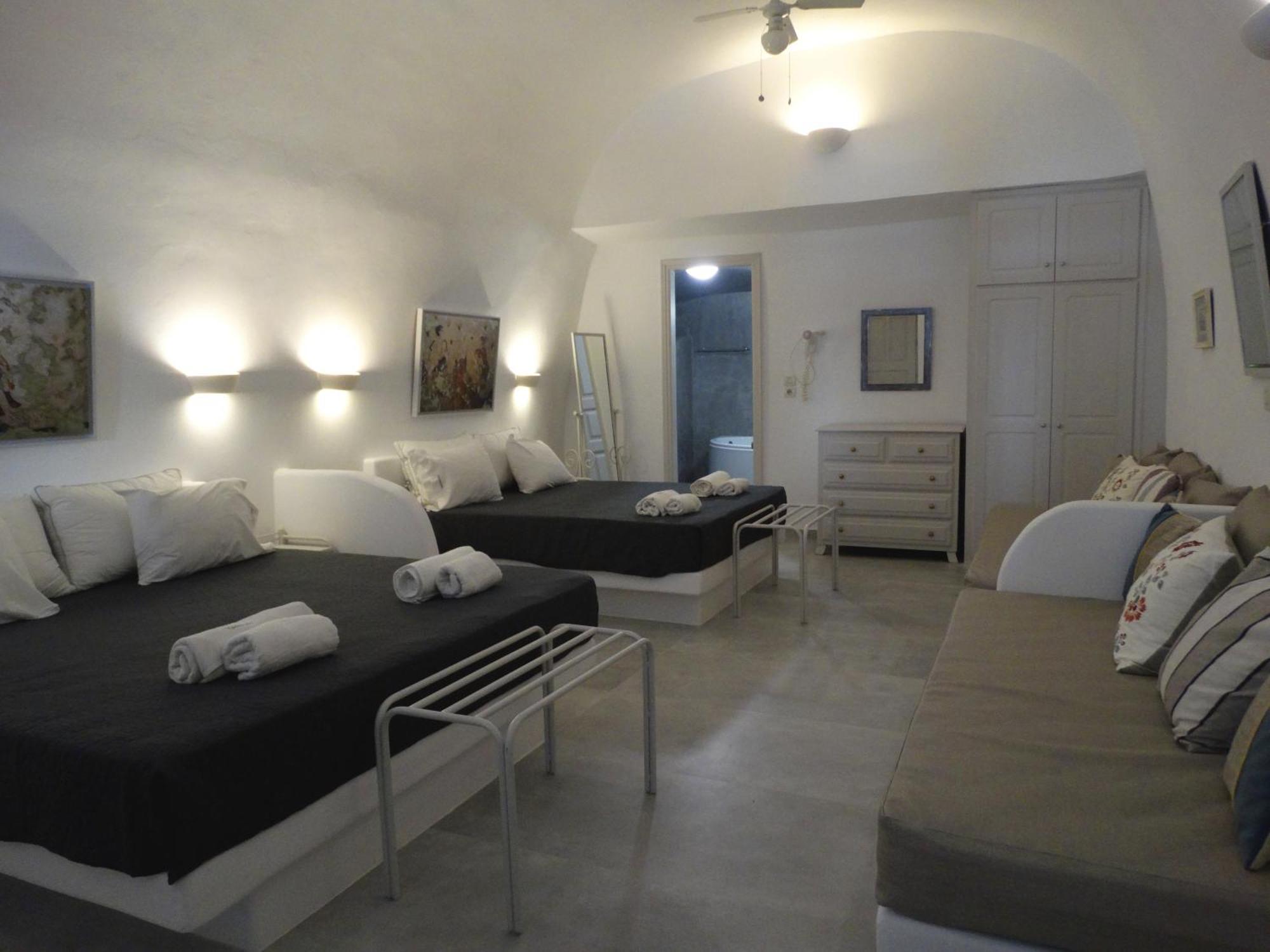 Yposkafo Suites - Villa - Santorini Тира Экстерьер фото